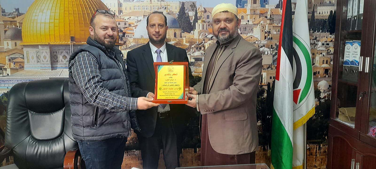 بلدية دير البلح تجري زيارة لنيابة الوسطى الجزئية وتبحث الأمور المشتركة