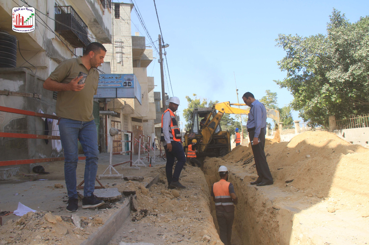 البدء بمشروع تمديد خطوط مياه رئيسية بدير البلح بقيمة 4 مليون دولار