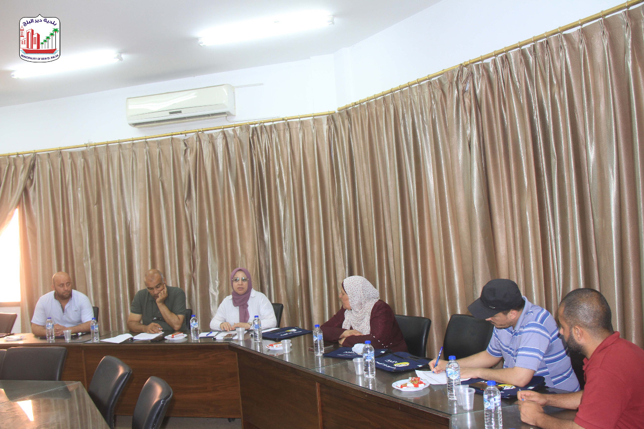 بلدية دير البلح تناقش مسودة تقرير مؤسسة  أمان 
