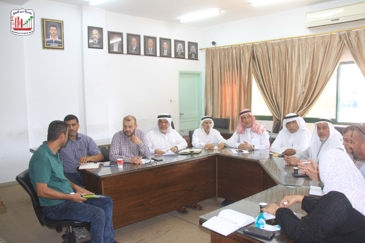 بلدية دير البلح تنظم جلسة مساءلة مجتمعية حول خدمات البلدية وسبل تطويرها