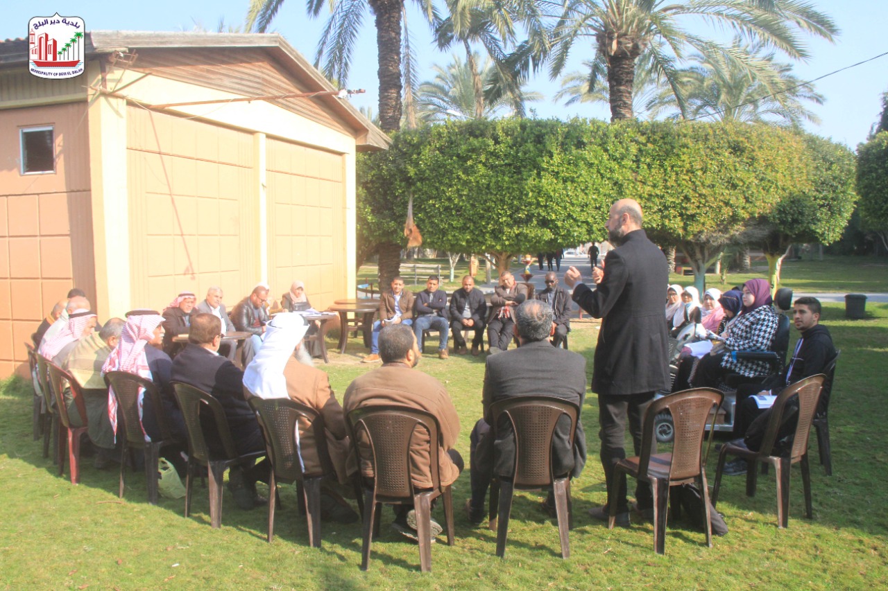 بلدية دير البلح تعقد لقاءً للجان التنموية لاستكمال إجراءات الخطة الاستيراتيجية للأعوام 2023-2026