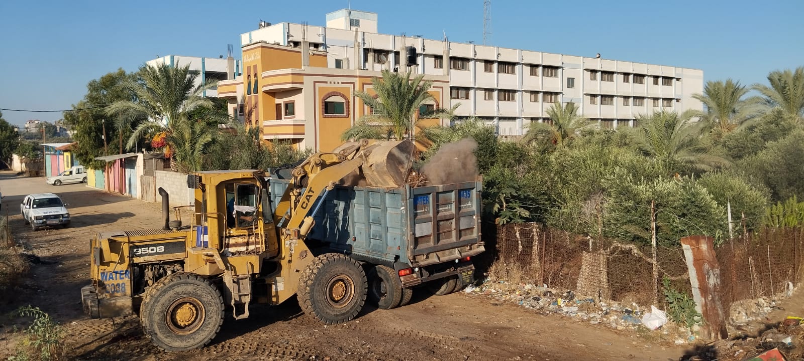 البدي بتنظيف مجرى وادي السلقا وتعزيزه لمواجهة فصل الشتاء