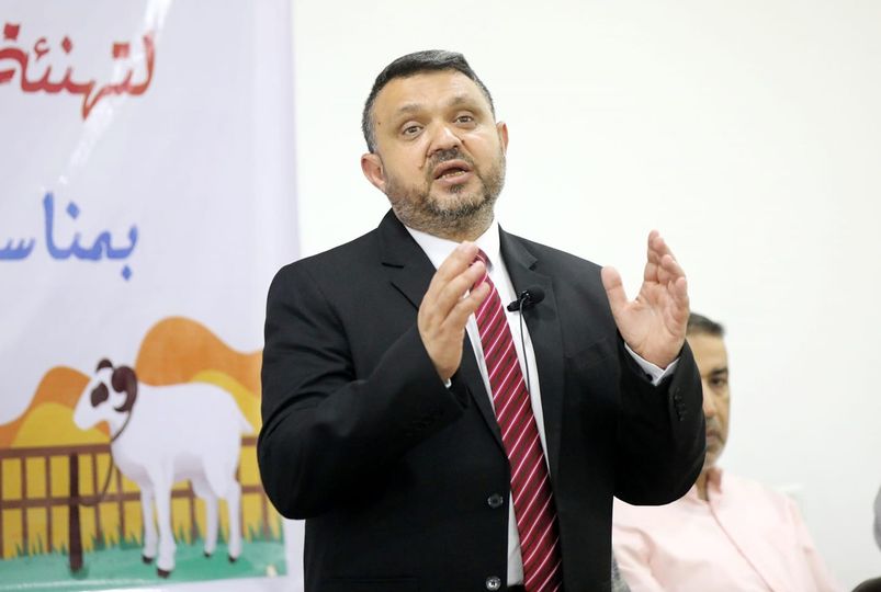 رئيس بلدية دير البلح يعتزم مشاركة أقسام البلدية بدوام يوم عمل لكل قسم