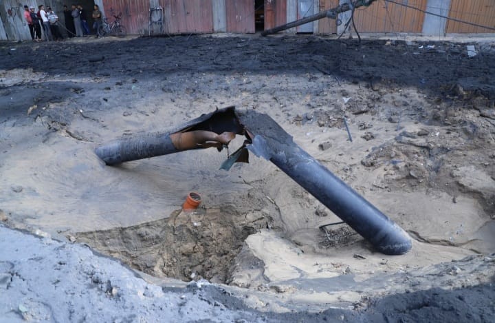 بلدية دير البلح تستنكر استهداف المرافق الخدماتية