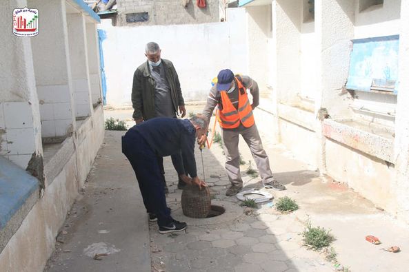 استمرار أعمال مكافحة حشرة البعوض بالمدينة