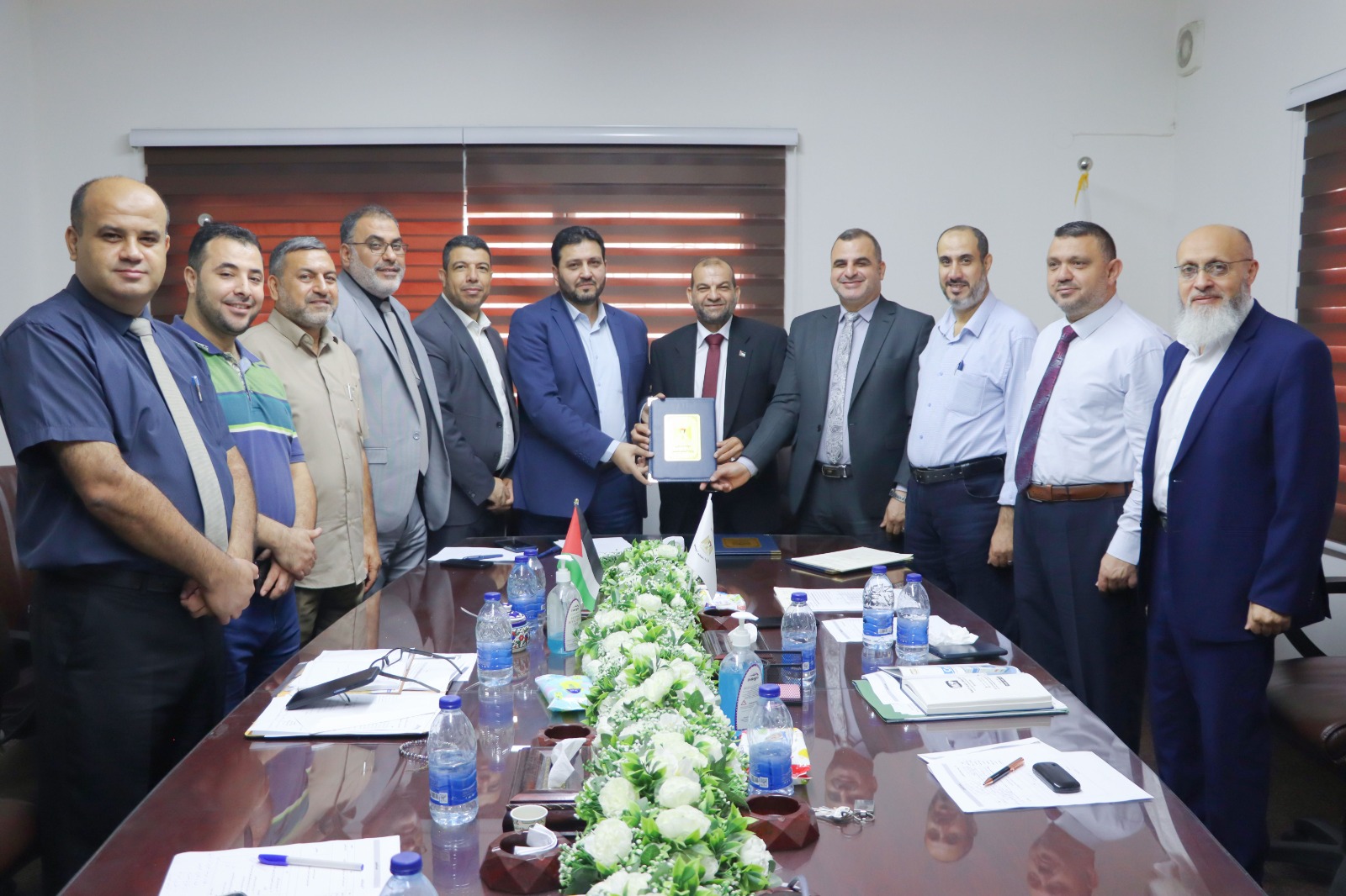 رئيس بلدية دير البلح يؤكد على أهمية دور الشباب ويشيد بتشكيل المجالس الشبابية