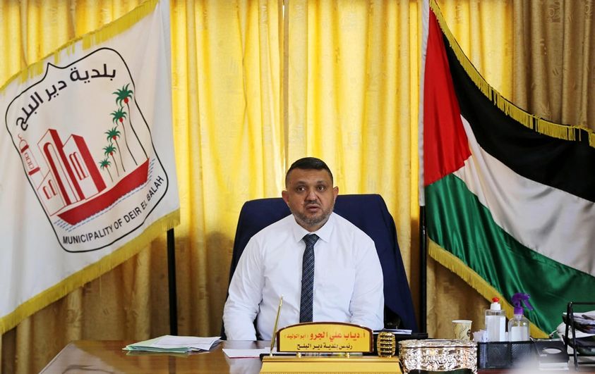 رئيس بلدية دير البلح يوجه رسالة لمواطني المدينة يؤكد فيها على ضرورة اتباع إجراءات السلامة لمكافحة كورونا