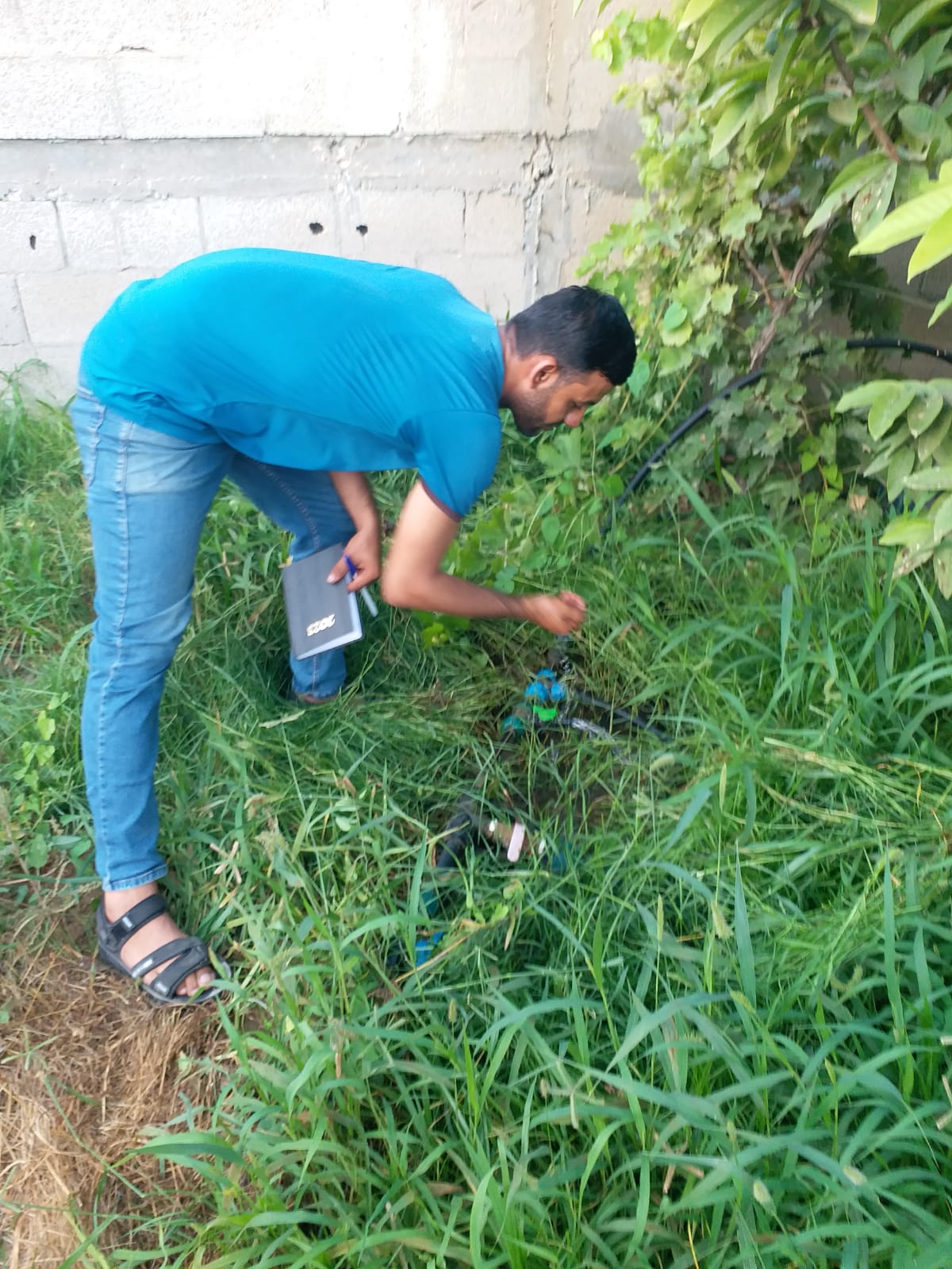 إجراءات ضبط التعدي على شبكة المياه بدير البلح مستمرة