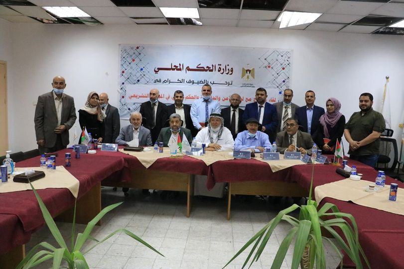 رئيس بلدية دير البلح يشارك في لقاء لجنة الأمن والداخلية والحكم المحلي بالمجلس التشريعي ومناقشة مشاكل البلديات